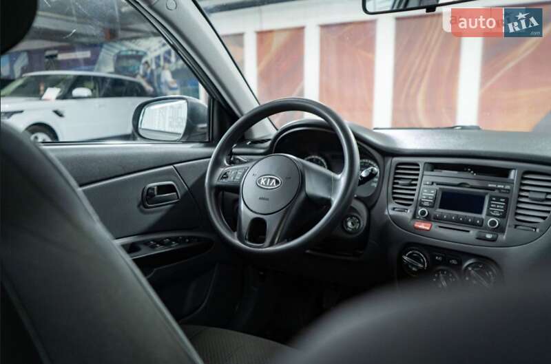 Хетчбек Kia Rio 2011 в Києві