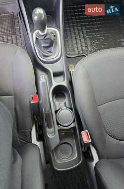 Седан Kia Rio 2012 в 