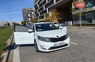 Хэтчбек Kia Rio 2012 в 