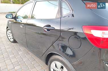 Хэтчбек Kia Rio 2012 в 