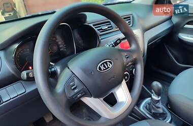 Хэтчбек Kia Rio 2012 в 