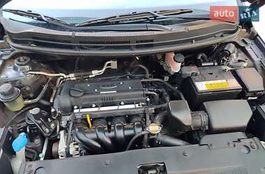 Хэтчбек Kia Rio 2012 в 