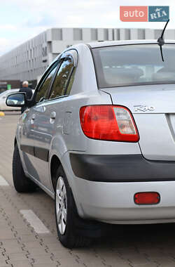 Седан Kia Rio 2006 в 