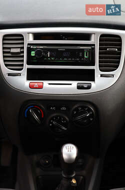 Седан Kia Rio 2006 в 
