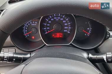 Седан Kia Rio 2013 в 