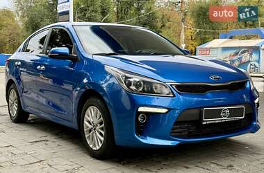 Седан Kia Rio 2018 в  фото 7 Седан Kia Rio 2018 в