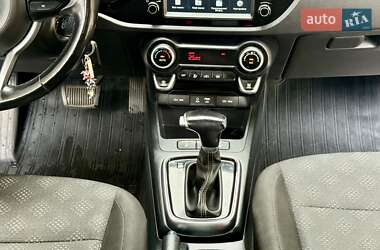 Седан Kia Rio 2018 в  фото 24 Седан Kia Rio 2018 в