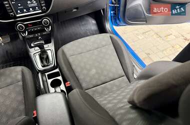 Седан Kia Rio 2018 в  фото 23 Седан Kia Rio 2018 в
