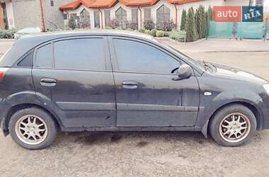 Хэтчбек Kia Rio 2006 в  фото 6 Хэтчбек Kia Rio 2006 в