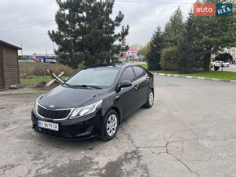 Седан Kia Rio 2013 в Киеве