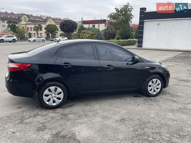 Седан Kia Rio 2013 в Киеве