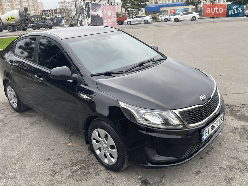 Седан Kia Rio 2013 в Киеве