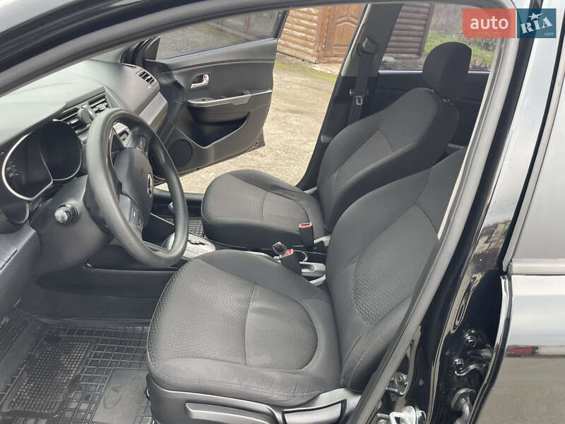 Седан Kia Rio 2013 в Киеве