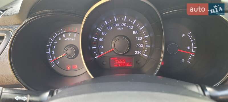 Седан Kia Rio 2011 в Днепре