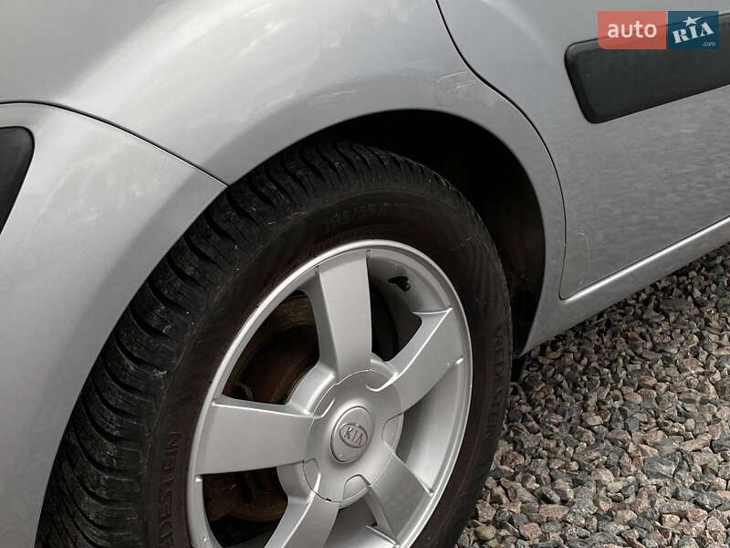 Хэтчбек Kia Rio 2006 в Самборе фото 25 Хэтчбек Kia Rio 2006 в Самборе