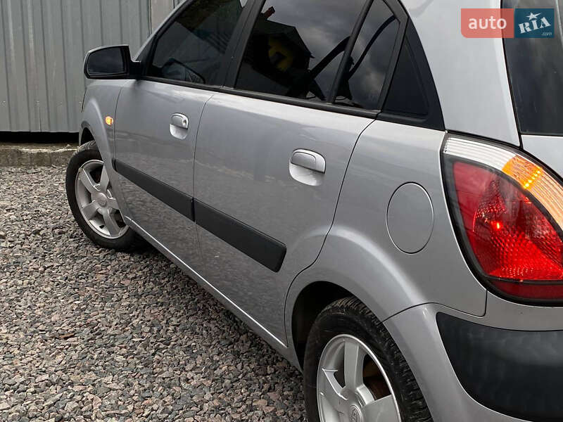 Хэтчбек Kia Rio 2006 в Самборе фото 33 Хэтчбек Kia Rio 2006 в Самборе