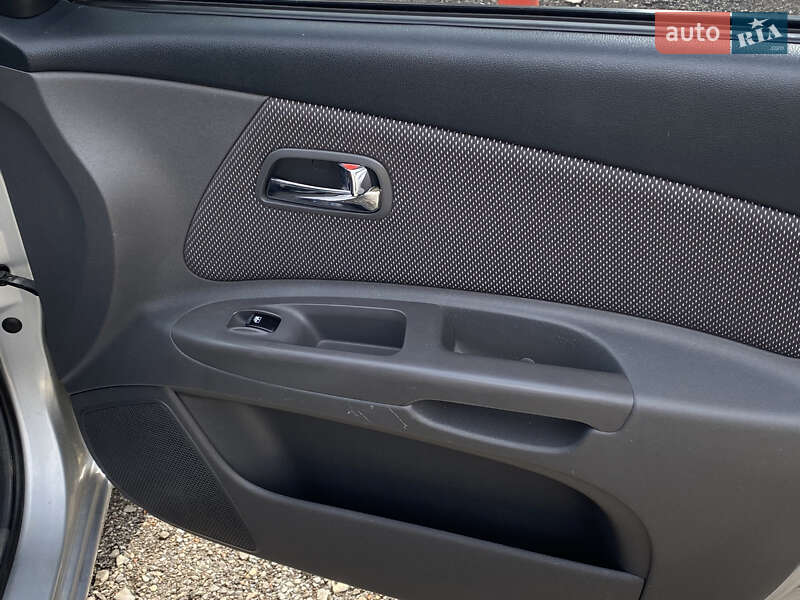 Хэтчбек Kia Rio 2006 в Самборе фото 44 Хэтчбек Kia Rio 2006 в Самборе