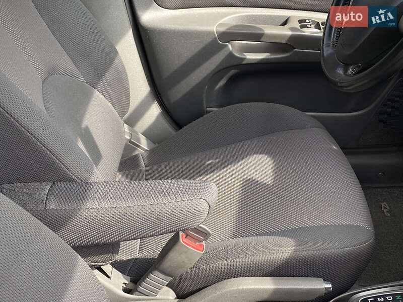 Хэтчбек Kia Rio 2006 в Самборе фото 54 Хэтчбек Kia Rio 2006 в Самборе