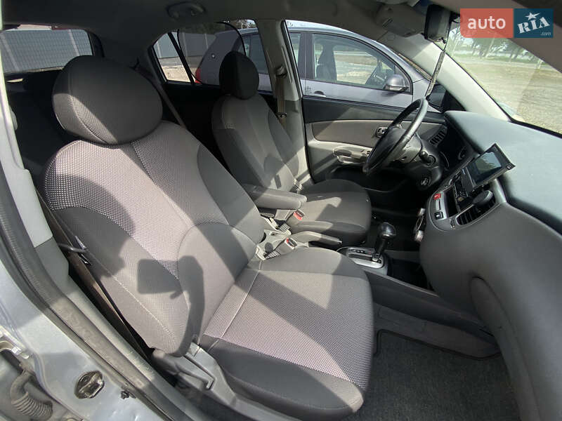 Хэтчбек Kia Rio 2006 в Самборе фото 57 Хэтчбек Kia Rio 2006 в Самборе