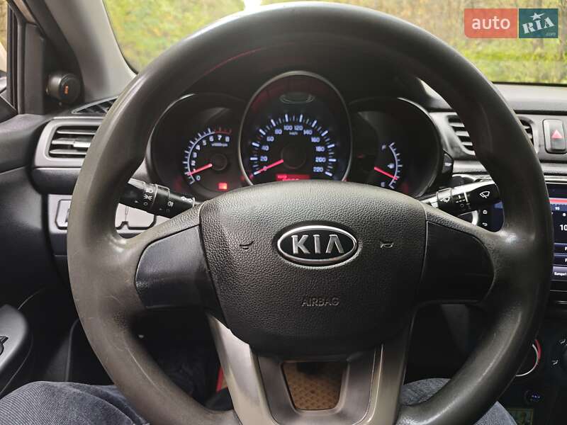 Седан Kia Rio 2012 в Киеве фото 39 Седан Kia Rio 2012 в Киеве