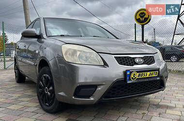 Седан Kia Rio 2010 в Стрые Седан Kia Rio 2010 в Стрые