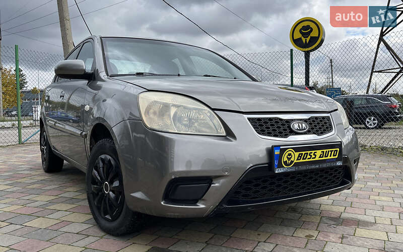Седан Kia Rio 2010 в Стрые фото Седан Kia Rio 2010 в Стрые