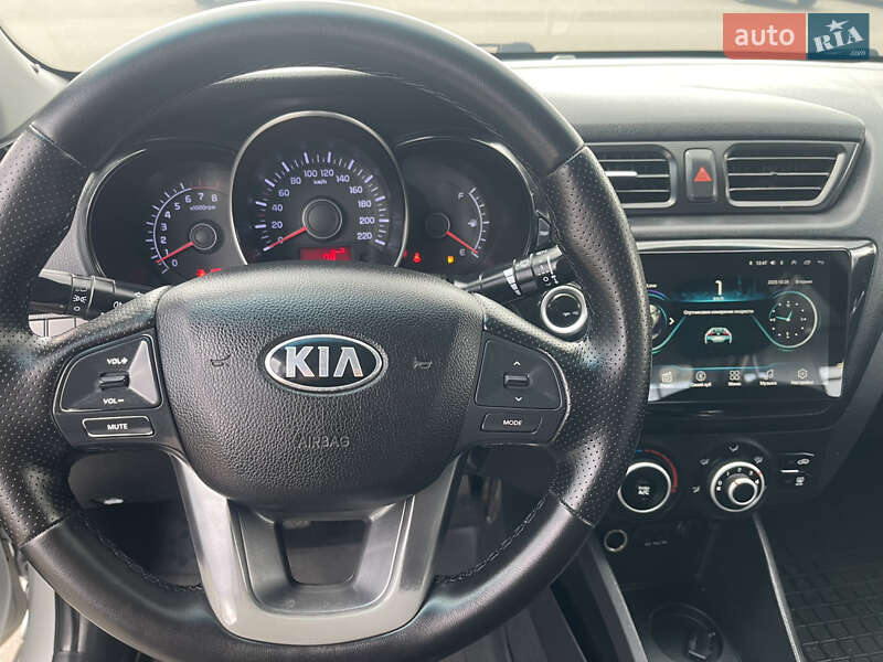 Седан Kia Rio 2014 в Киеве фото 13 Седан Kia Rio 2014 в Киеве