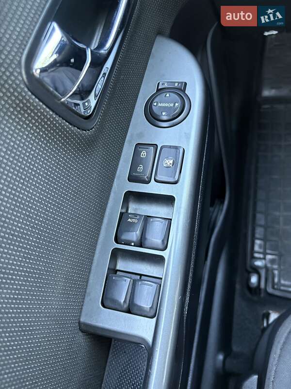 Седан Kia Rio 2012 в Києві