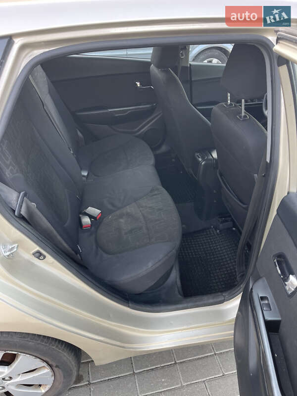 Хэтчбек Kia Rio 2012 в Львове фото 10 Хэтчбек Kia Rio 2012 в Львове
