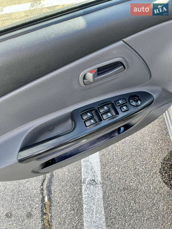 Седан Kia Rio 2010 в Запоріжжі