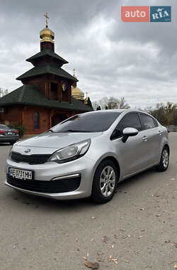 Седан Kia Rio 2015 в Днепре