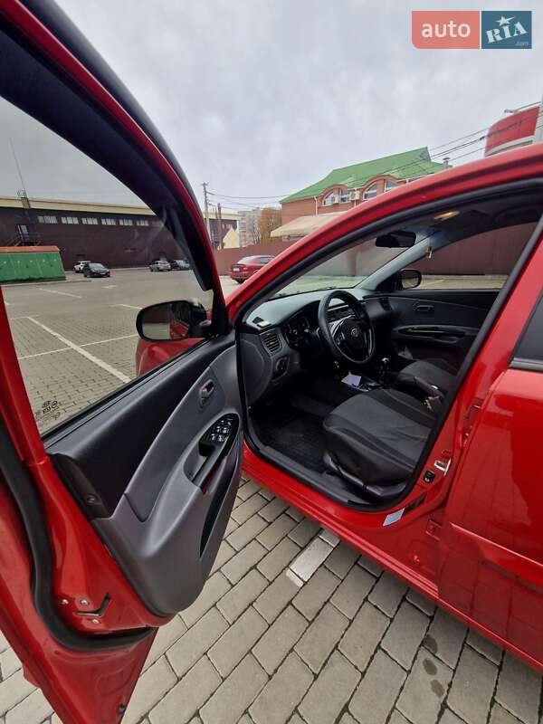 Седан Kia Rio 2010 в Черкассах фото 10 Седан Kia Rio 2010 в Черкассах