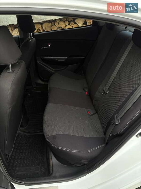 Седан Kia Rio 2012 в Харкові