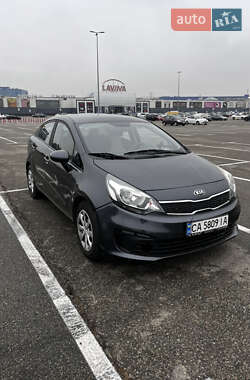 Седан Kia Rio 2017 в Бучі
