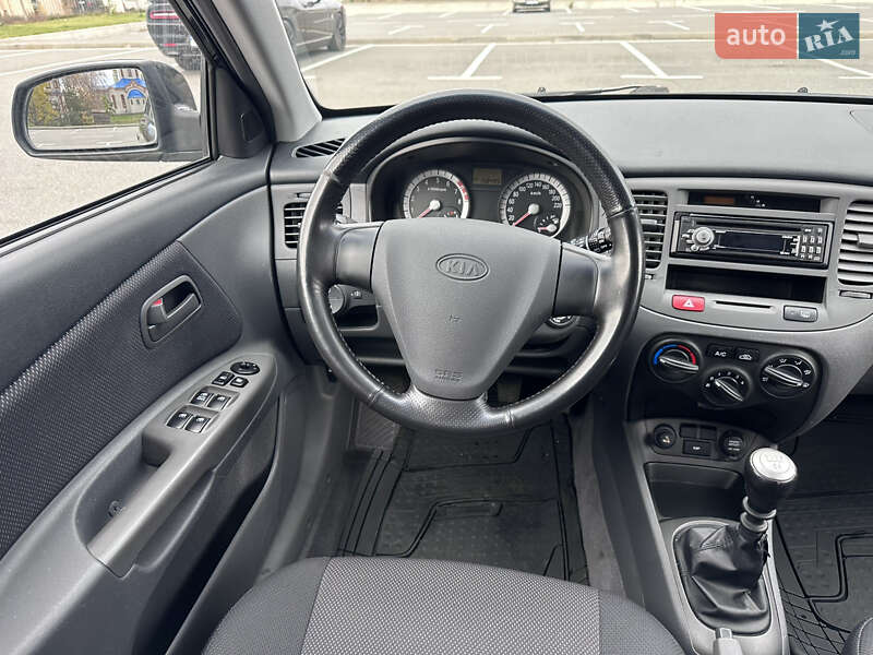 Хэтчбек Kia Rio 2007 в Киеве фото 40 Хэтчбек Kia Rio 2007 в Киеве