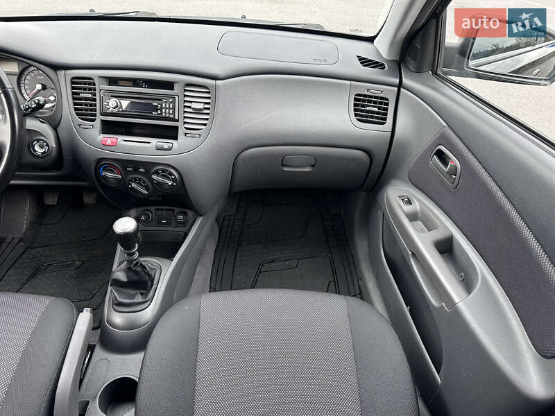 Хэтчбек Kia Rio 2007 в Киеве фото 45 Хэтчбек Kia Rio 2007 в Киеве
