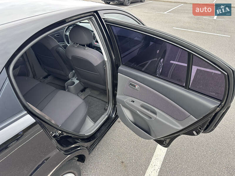 Хэтчбек Kia Rio 2007 в Киеве фото 48 Хэтчбек Kia Rio 2007 в Киеве