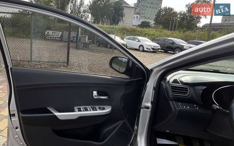 Хетчбек Kia Rio 2013 в Стрию