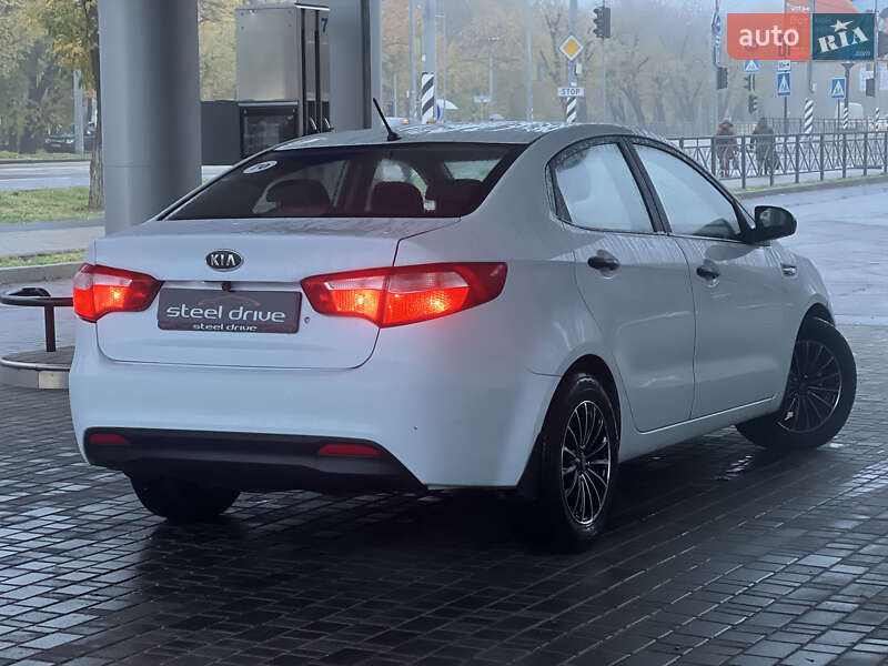 Седан Kia Rio 2012 в Николаеве