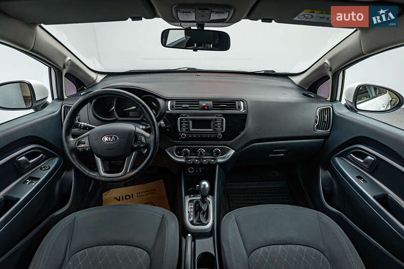 Седан Kia Rio 2016 в Киеве фото 10 Седан Kia Rio 2016 в Киеве