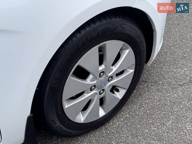 Седан Kia Rio 2014 в Киеве фото 6 Седан Kia Rio 2014 в Киеве