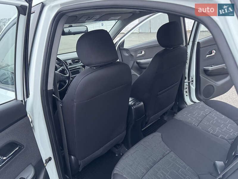 Седан Kia Rio 2014 в Киеве фото 15 Седан Kia Rio 2014 в Киеве