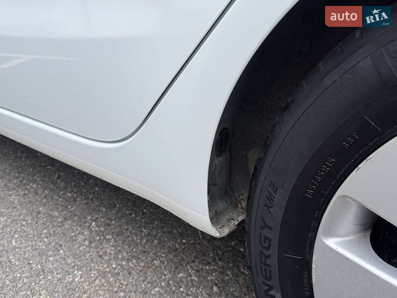 Седан Kia Rio 2014 в Киеве фото 25 Седан Kia Rio 2014 в Киеве