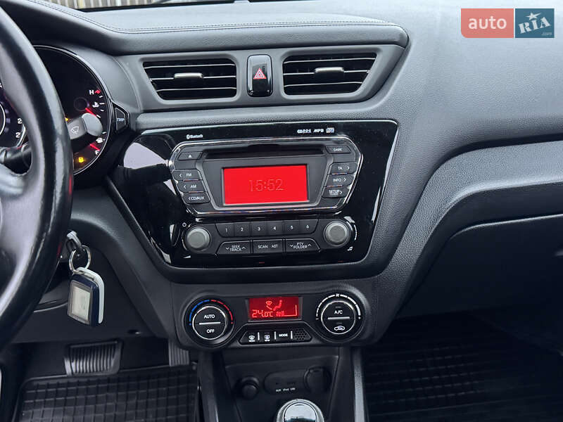 Седан Kia Rio 2014 в Киеве фото 41 Седан Kia Rio 2014 в Киеве