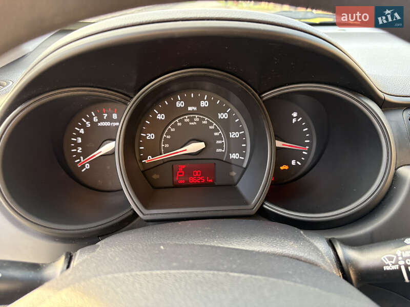 Хетчбек Kia Rio 2012 в Києві