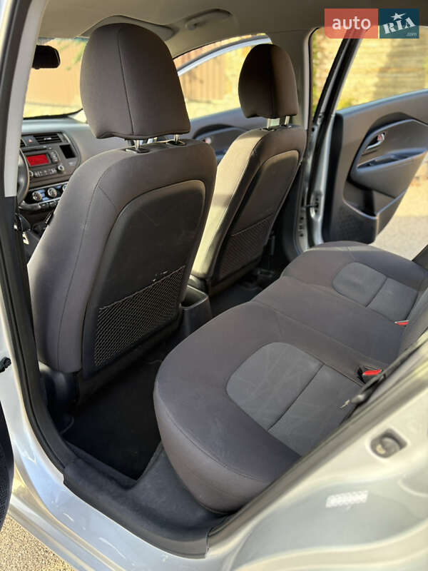 Хетчбек Kia Rio 2012 в Києві