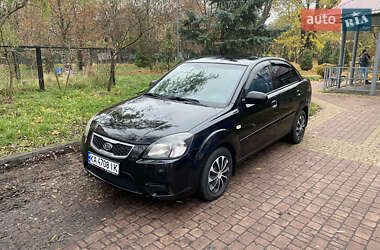Седан Kia Rio 2011 в Києві
