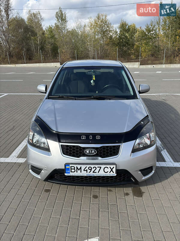 Седан Kia Rio 2011 в Сумах