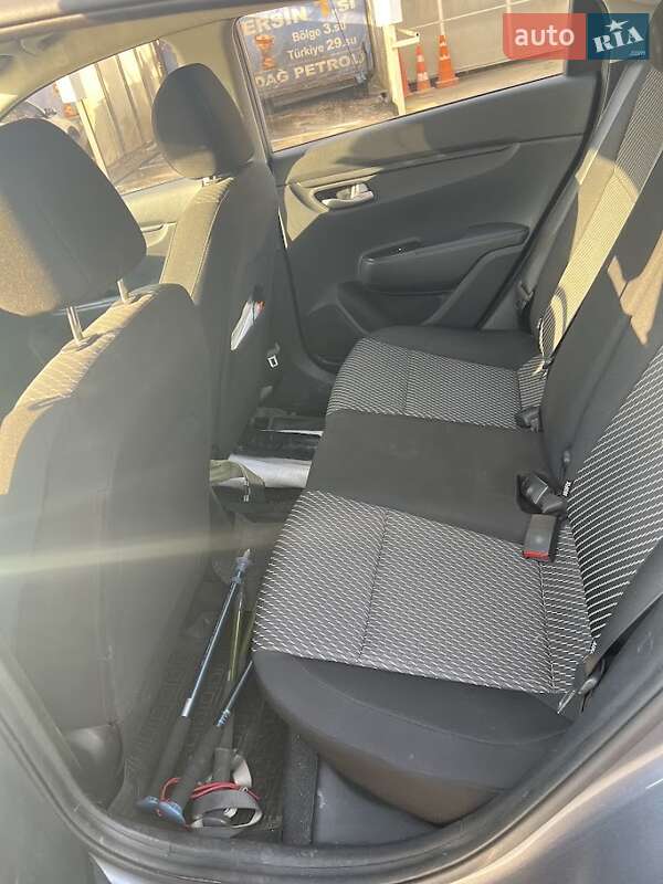 Седан Kia Rio 2018 в Харькове