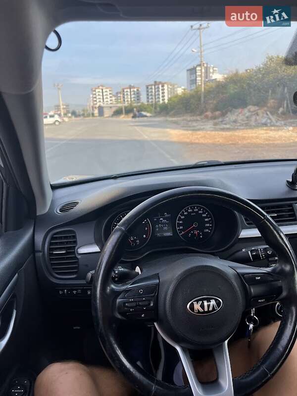 Седан Kia Rio 2018 в Харькове